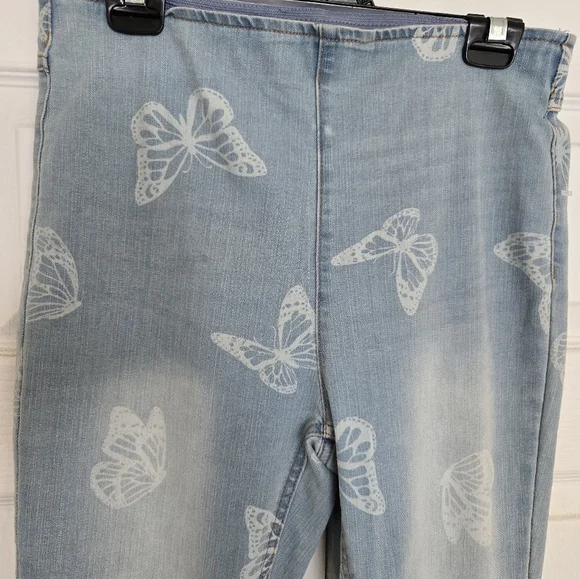 NWOT Junior No Boundaries  Light Blue Denim Bell Bottom Jeans Size M (7-9) - Picture 2 of 16